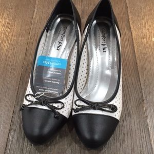 3 inch black and white new heels